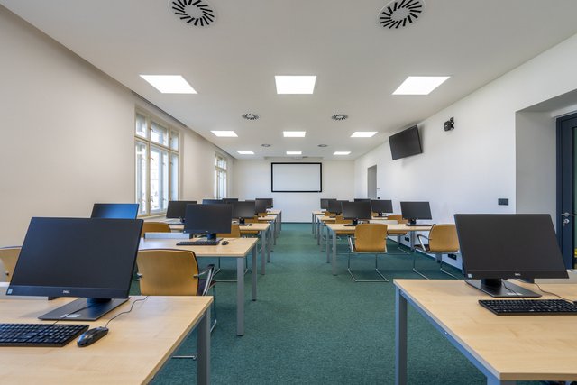 Akademie CZ.NIC - PC učebna, Milešovská